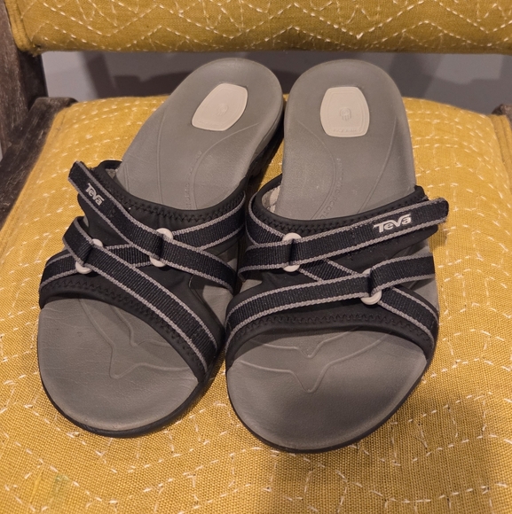 Teva Tirra Sandal Women Sz 7 Black Strappy Slip On Outdoor Comfort Hiking - Picture 1 of 11